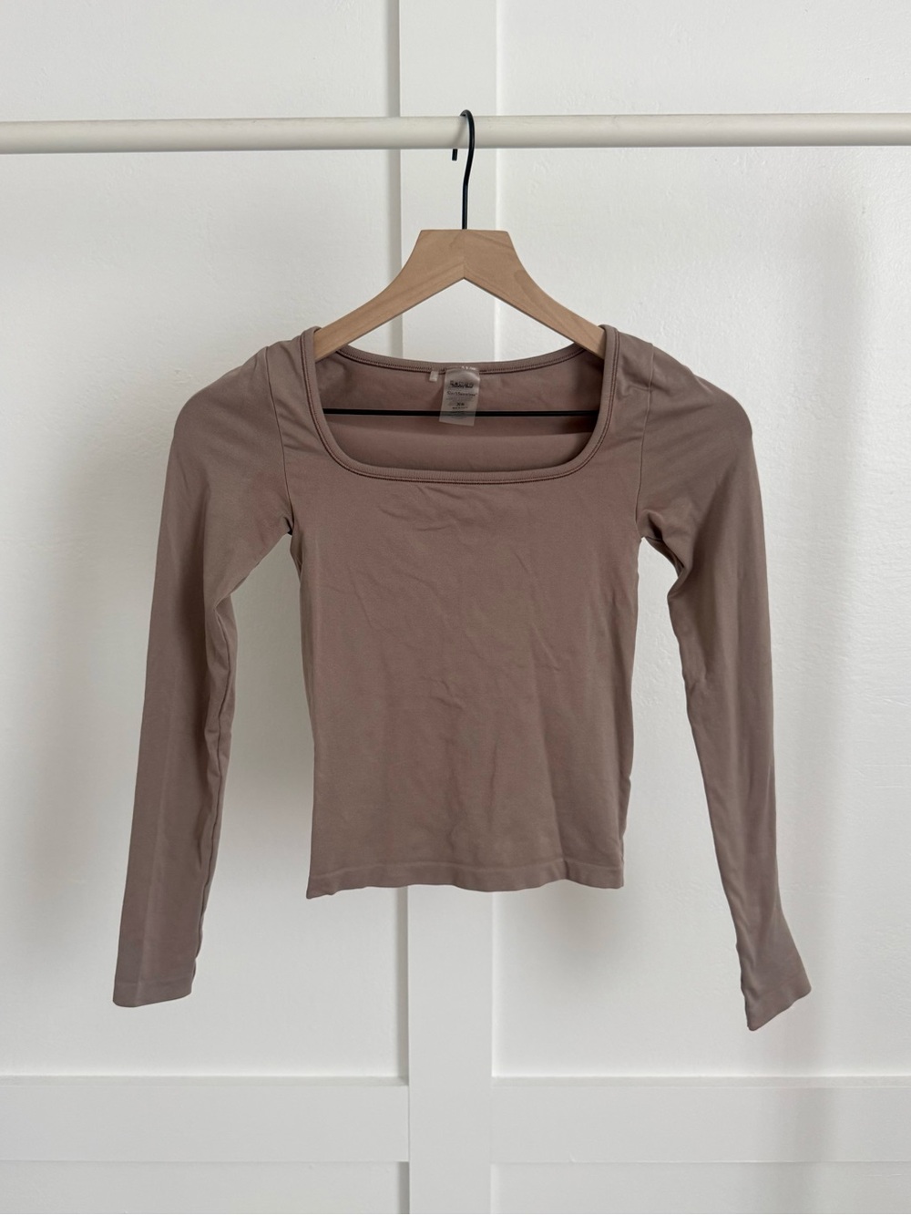 Aritzia Sunday Best Seamless Square Neck Long Sleeve Tee